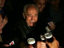 Shimon Peres, pub crawler?