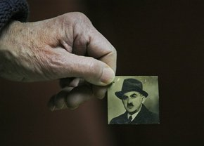 Holocaust survivor learns father’s fate