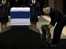 Israelis pay final respects to Ariel Sharon