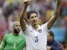 Donovan helps Gonzalez with World Cup tips