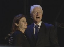 Israelis and Clinton pay tribute to Rabin at memorial rally