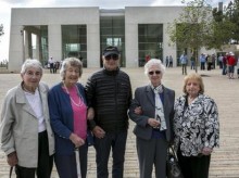 In Israel, famed pre-WWII ship survivors relate to refugees