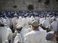 In about face, Israel freezes Western Wall mixed prayer plan