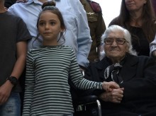 In fading ritual, WWII rescuer reunites with Jews she saved