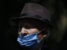 Israeli survivors remember Holocaust amid virus quarantine