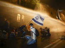 Coronavirus crisis sparks a young Israeli protest movement